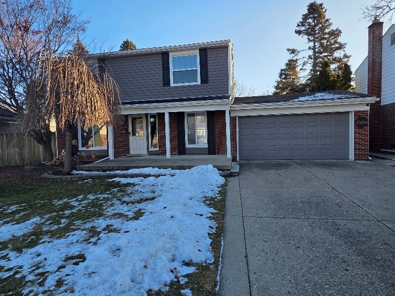 31659 Perth St in Livonia, MI - Foto de edificio