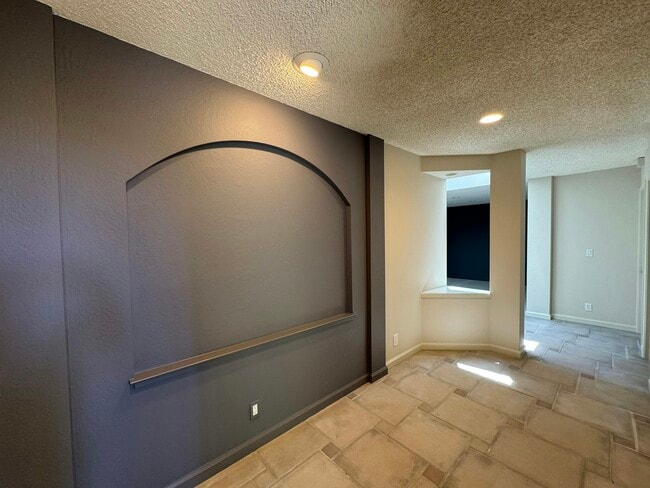 2439 Sharon Oaks Dr in Menlo Park, CA - Building Photo - Building Photo