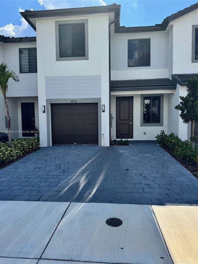 18932 SW 344th Ter in Florida City, FL - Foto de edificio - Building Photo