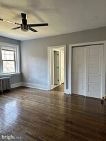 144 W Allens Ln in Philadelphia, PA - Building Photo