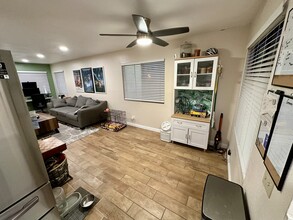 955 Postal Way in Vista, CA - Building Photo - Building Photo