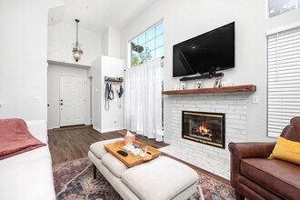 10330 Wateridge Cir in San Diego, CA - Building Photo - Building Photo