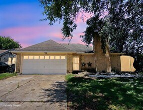 9518 Langdon Ln in Houston, TX - Foto de edificio - Building Photo