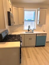 5216 Florence Ave in Philadelphia, PA - Foto de edificio - Building Photo