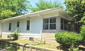 1012 S Lincoln St in Bloomington, IN - Building Photo