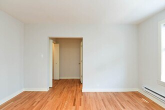 2423 N Kedzie Blvd, Unit J07W in Chicago, IL - Building Photo - Building Photo