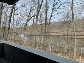 428 Harbor Rd in Cold Spring Harbor, NY - Building Photo - Building Photo