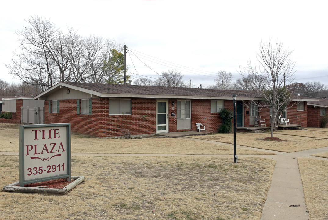 The Plaza in Bartlesville, OK - Building Photo