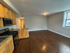 1856 N Sawyer Ave in Chicago, IL - Building Photo - Building Photo