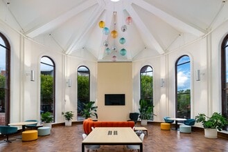 Revival Lofts in Atlanta, GA - Foto de edificio - Building Photo