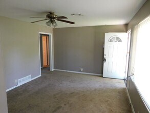 1900 E Ventnor St in Park City, KS - Building Photo - Building Photo