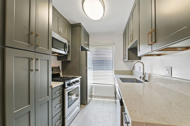 917 5th St in Santa Monica, CA - Building Photo - Building Photo