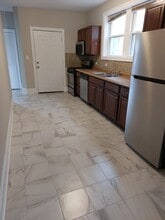 7730 S Essex Ave, Unit 1 in Chicago, IL - Foto de edificio - Building Photo
