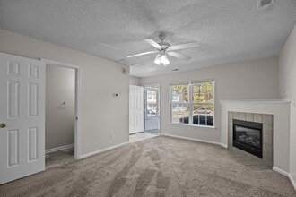 209 Pinegrove Ct in Jacksonville, NC - Building Photo - Building Photo