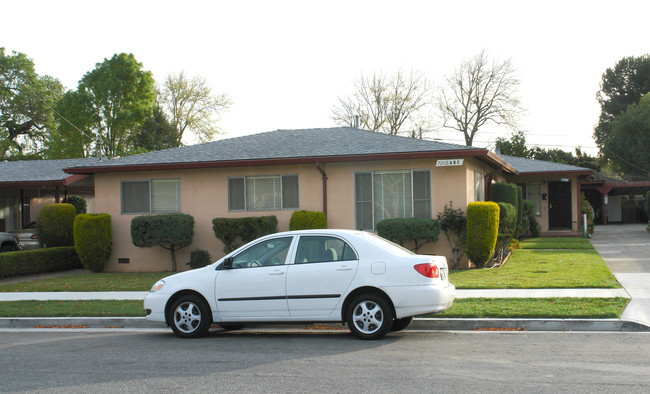 7208 Rosanna St in Gilroy, CA - Foto de edificio - Building Photo