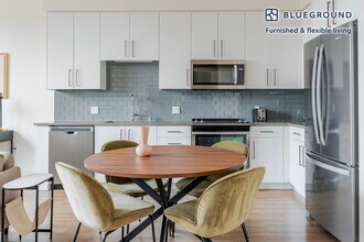 441 El Camino Real, Unit SI FL2-ID2130 in San Carlos, CA - Foto de edificio - Building Photo