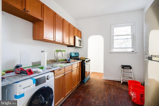 417 S 16th St in Philadelphia, PA - Building Photo - Building Photo