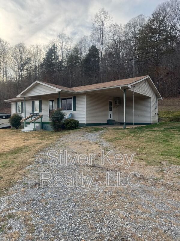 397 Co Rd 189 in Decatur, TN - Building Photo - Building Photo