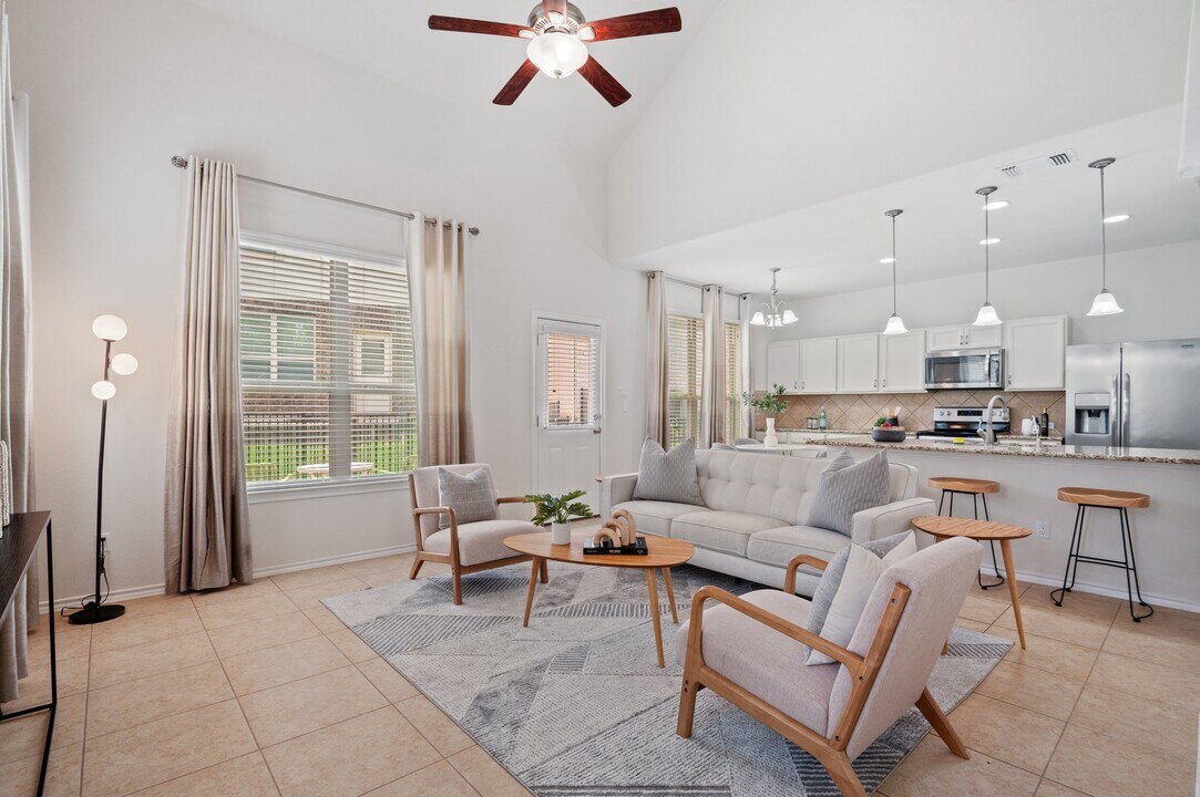 2105 Town Centre Dr in Round Rock, TX - Building Photo