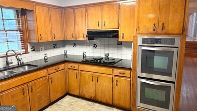 3619 Calmer Cir in Atlanta, GA - Building Photo - Building Photo