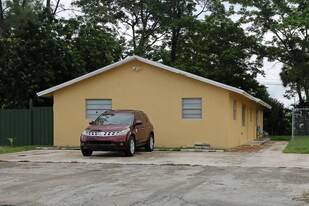 4398 47th Ave S in Lake Worth, FL - Building Photo