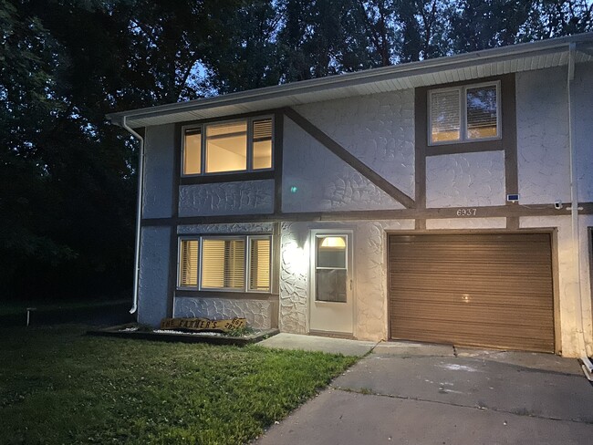 property at 6939 Centerville Rd