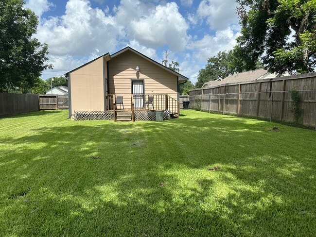 property at 3914 Kashmere St