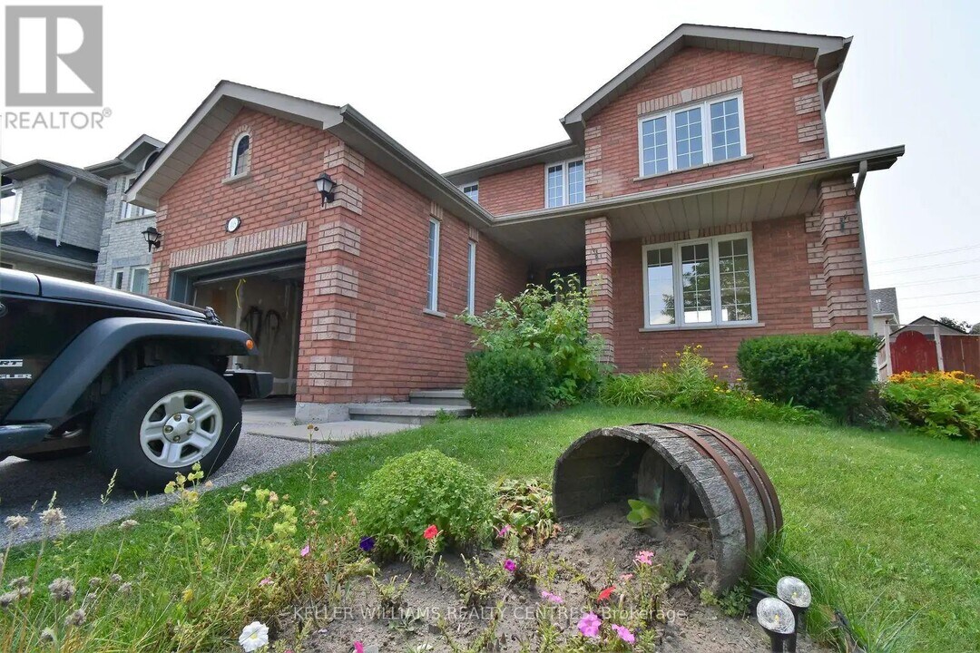 46 Birchwood Dr in Barrie, ON - Building Photo