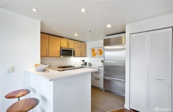 555 4th St in San Francisco, CA - Building Photo - Building Photo