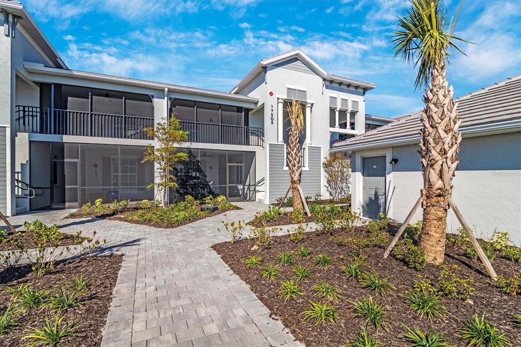 17505 Opal Sand Dr in Venice, FL - Building Photo