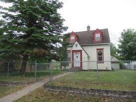 1107 SE 11th St in Brainerd, MN - Building Photo