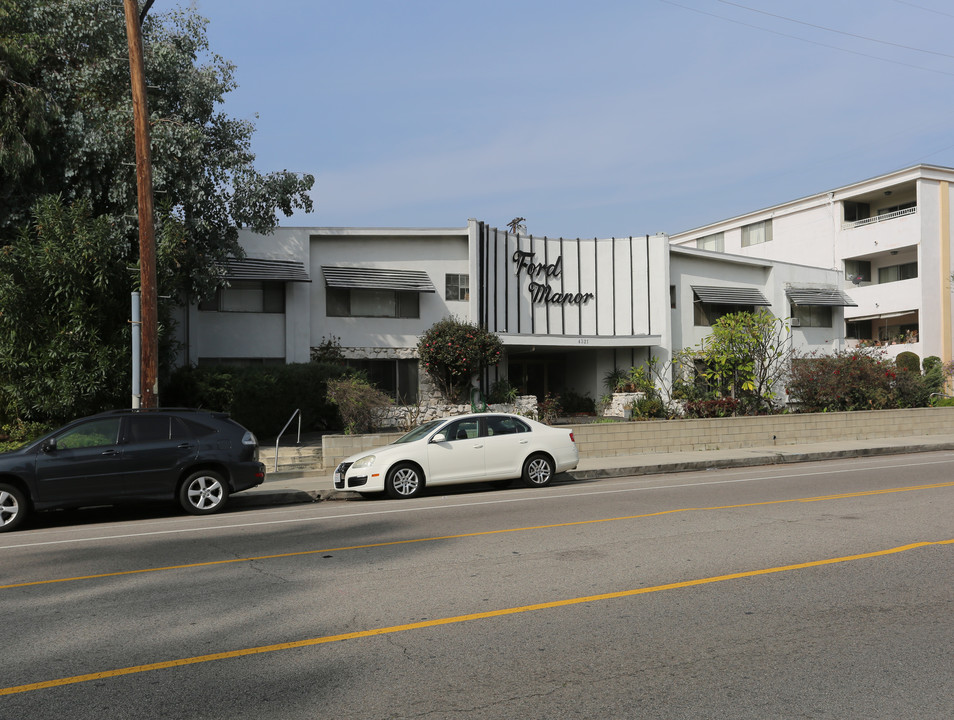 Ford Manor in Studio City, CA - Building Photo