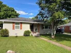 919 3rd Ave in Fayetteville, TN - Building Photo