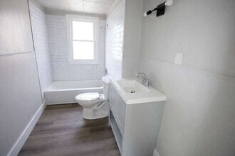 437 Eastern Ave SE in Grand Rapids, MI - Building Photo - Building Photo