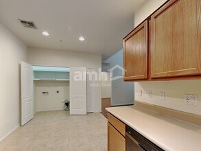 8940 W Olive Ave in Peoria, AZ - Building Photo - Building Photo