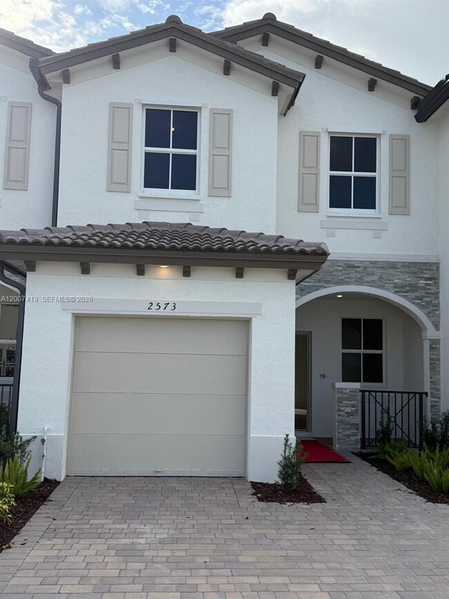 2573 SE 25th Ter in Homestead, FL - Building Photo - Building Photo