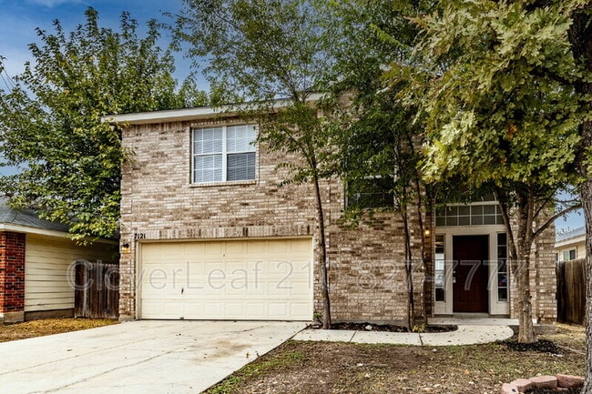 property at 7121 Lynn Lake Dr