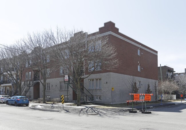 4301-4333 de Verdun in Montréal, QC - Building Photo - Primary Photo