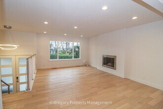 604 9th Ave in Kirkland, WA - Building Photo - Building Photo