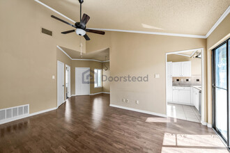 18040 Midway Rd in Dallas, TX - Building Photo - Building Photo