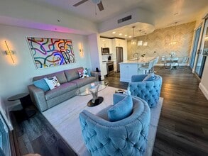 200 W Sahara Ave, Unit 1808 in Las Vegas, NV - Foto de edificio - Building Photo