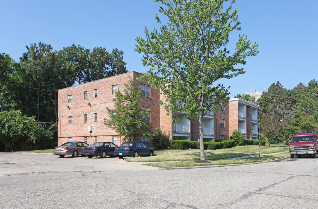 Ferguson Woods in Cincinnati, OH - Building Photo