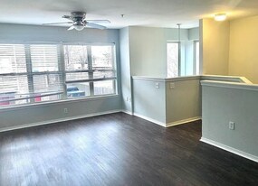 1882 N Scull Creek Dr in Fayetteville, AR - Building Photo