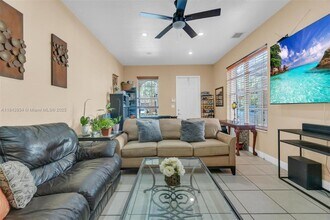 8612 Buckskin Manor in Cooper City, FL - Building Photo - Building Photo