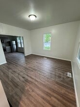 3196 Windsor Ave in Dubuque, IA - Building Photo - Building Photo