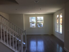 2939 Kaiser Dr in Santa Clara, CA - Foto de edificio - Building Photo
