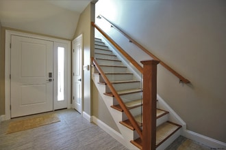 713 Lois Ln in Schenectady, NY - Foto de edificio - Building Photo