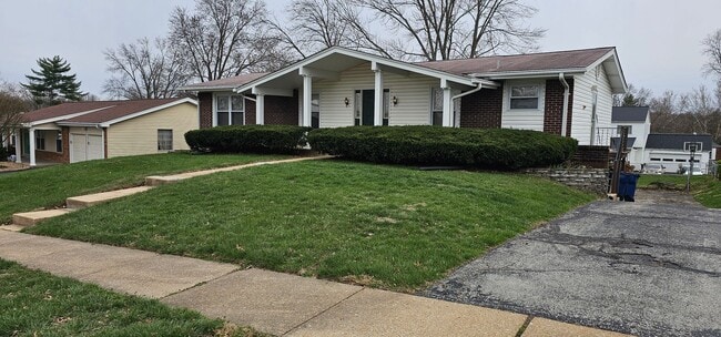 11864 Featherwood Dr in St. Louis, MO - Building Photo - Building Photo