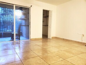 231 NW 109th Ave in Miami, FL - Building Photo - Building Photo