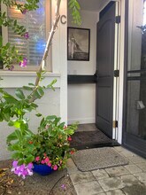226 W De La Guerra St, Unit UnitC in Santa Barbara, CA - Building Photo - Building Photo